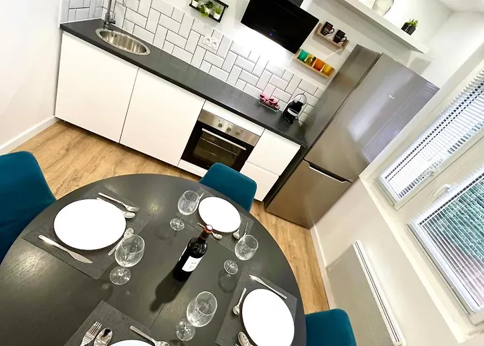 Duplex Moderne 5 Pieces Standing Parking Villa *