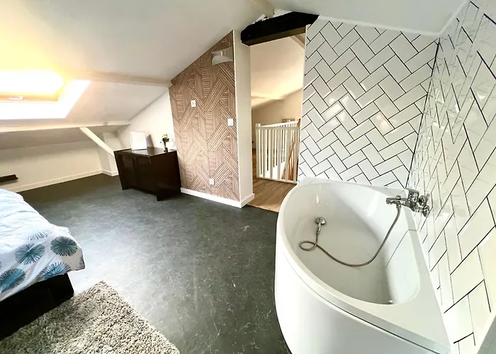 Duplex Moderne 5 Pieces Standing Parking