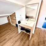 Duplex Moderne 5 Pieces Standing Parking