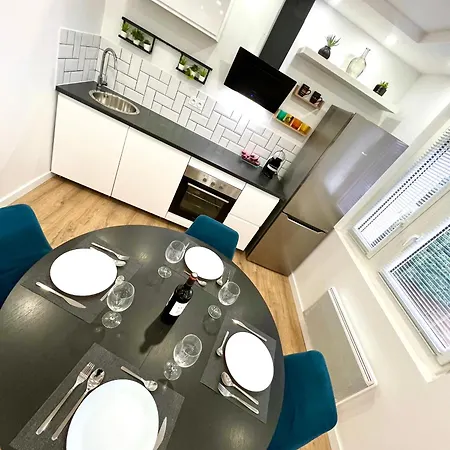 Duplex Moderne 5 Pieces Standing Parking Villa *