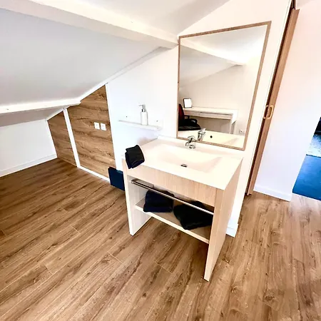 Duplex Moderne 5 Pieces Standing